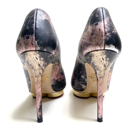 Sz37 / Charlotte Olympia Metallic Platform Pumps - Picture 8 of 13